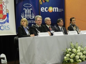 Rosângela Florczak, primeira à esquerda